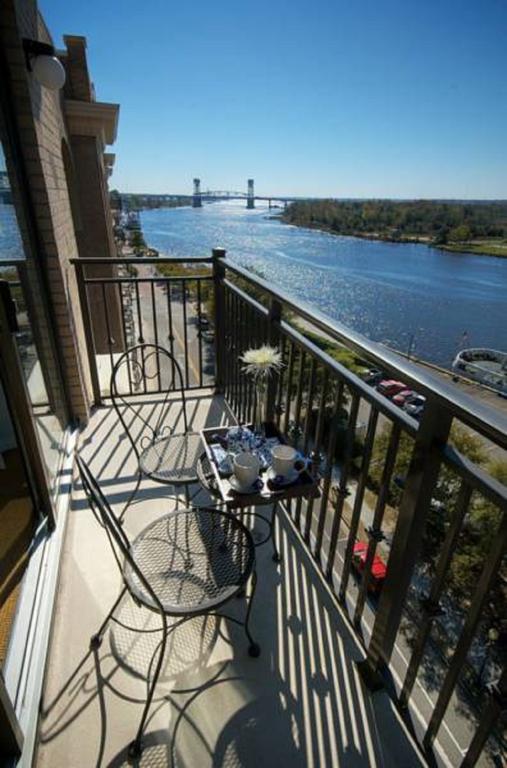Riverview Suites At Water Street Center Wilmington Chambre photo